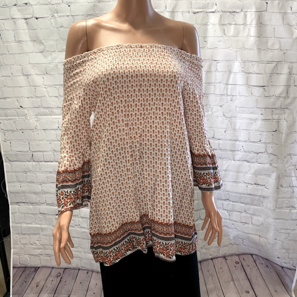 Southern Stitch size small white and red Off shoulder long sleeve long
